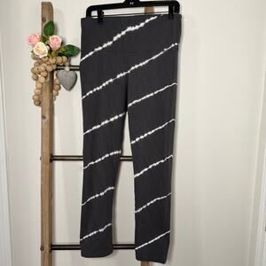 Aerie Gray White Stripe Leggings‎ Size Large
